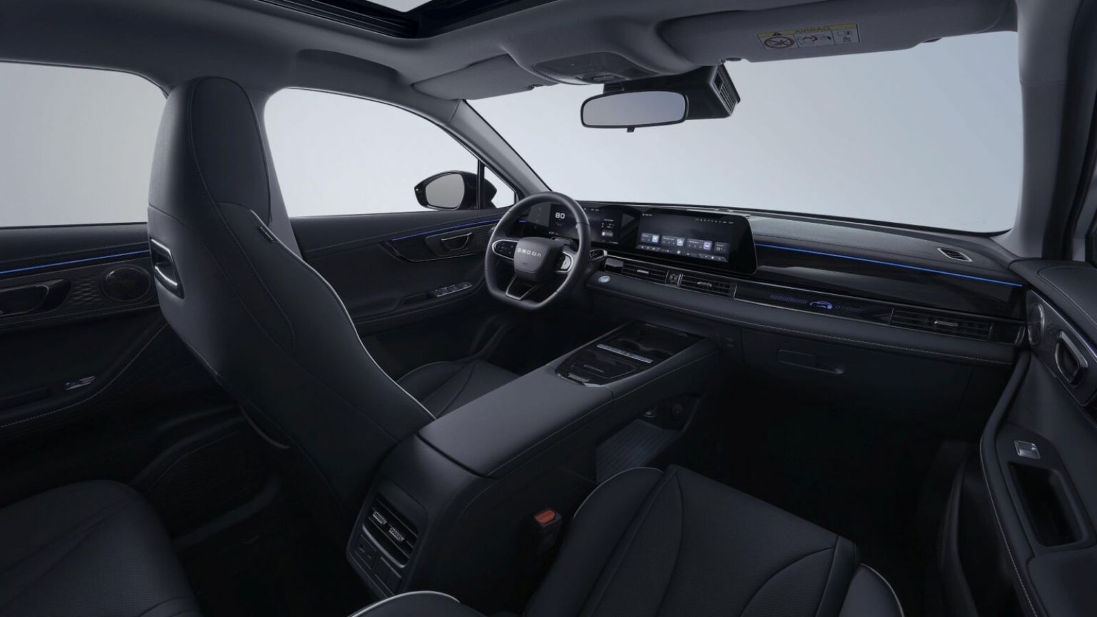 ¶πλετοι χώροι στην καμπίνα και με πλούσιο εξοπλισμό από τη βασική έκδοση Comfort.